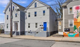8 Mann Ave, Newport, RI 02840