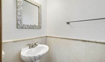 816 W Heritage Dr, Addison, IL 60101