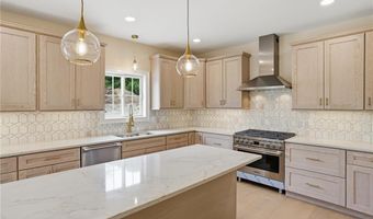 413 New River Rd, Lincoln, RI 02838