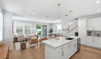 57 SHERRY Dr, Atlantic Beach, FL 32233