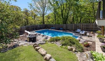 40 Charlotte Ave, North Kingstown, RI 02874