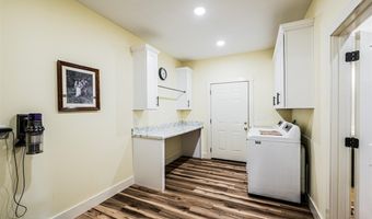 1361 Walkers Chapel Rd, Adolphus, KY 42120