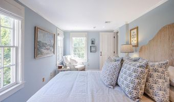 41 Elm St, Newport, RI 02840