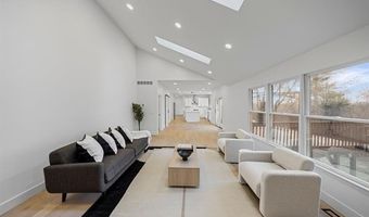 3592 GREAT FALLS Cir, Ann Arbor, MI 48108