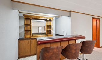 1108 2nd St SW, Dyersville, IA 52040