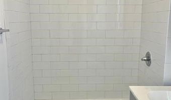 84 W 25TH St D5, Bayonne, NJ 07002