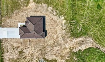 422 NE Lakota Dr, Adrian, MO 64720