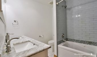 20 W371 Diversey Ave, Addison, IL 60101