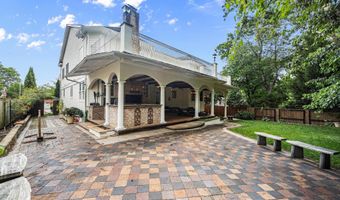 9715 SINGLETON Dr, Bethesda, MD 20817