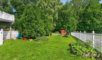 37 Wicken Sq, Albany, NY 12205