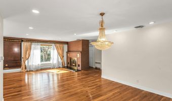 260 Oakridge Ln, Albertson, NY 11507