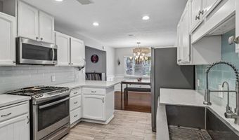 9535 Lakeview Dr, La Mesa, CA 91942