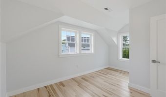 33 Jefferson Ave, East Providence, RI 02915
