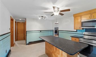 86 Oak St, Hopkinton, RI 02804