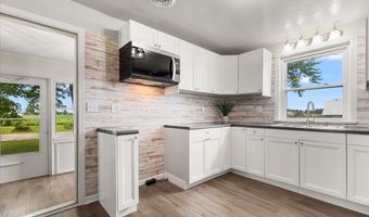 5306 Hillcrest Dr, Allenton, WI 53002