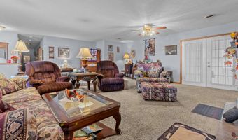2007 Oakridge Dr, Ava, MO 65608