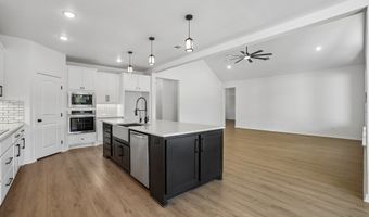 165 Rolling Bend Rd, Alvord, TX 76225