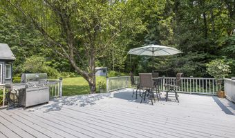 91 Blackstrap Rd, Falmouth, ME 04105