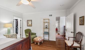 2317 S QUEEN St, Arlington, VA 22202