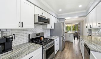 482 Clifton Ave, Bayville, NJ 08721