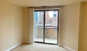 901 N MONROE St 203, Arlington, VA 22201