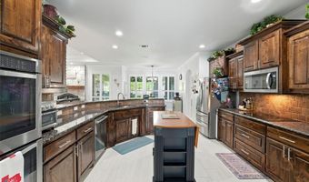 150 Ellis Spring Dr, Weatherford, TX 76085