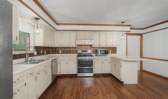 4703 OAK Rd, Bartlett, TN 38002