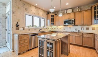 5401 Pinnacle Ct, Ann Arbor, MI 48108