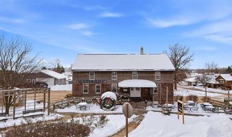 4402 220Th Trl, Amana, IA 52203