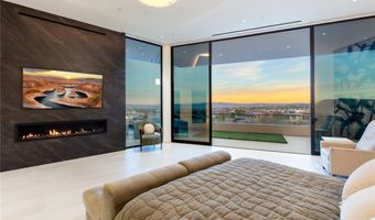 81 Hawk Ridge Dr, Las Vegas, NV 89135