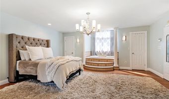 2230 Greenwood Rd, Allentown, PA 18103
