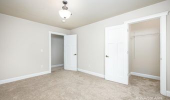 2 Maple Village Ct, Ann Arbor, MI 48103