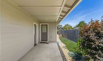 860 1ST St SE, Bandon, OR 97411