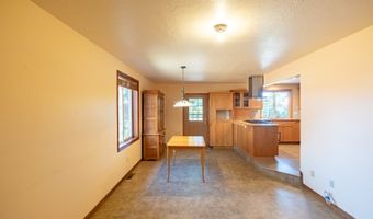 2465 40TH Ave, Albany, OR 97322