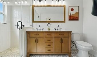 2111 S Bronson Ave, Los Angeles, CA 90018