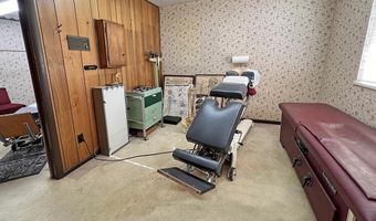 195 S Elm St, Blackfoot, ID 83221