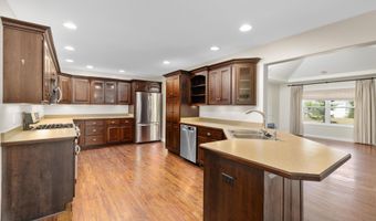 3330 Kellygreen Ct, Angola, IN 46703