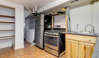 1558 E St, Anchorage, AK 99501