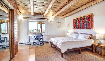 2 Latilla Ln, Arroyo Seco, NM 87514