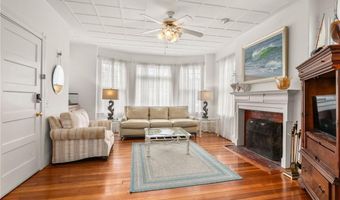 34 Bull St, Newport, RI 02840