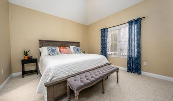 8 Hollyhock Knoll Ct 8, Bourne, MA 02532