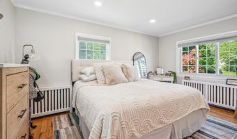 24 Bayview Pl, Amityville, NY 11701