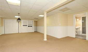 6 Margo Ct, Airmont, NY 10901