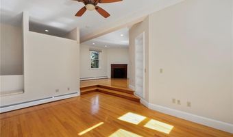 107 Old Beach Rd 2, Newport, RI 02840