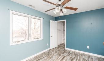 923 S 10th St, Adel, IA 50003