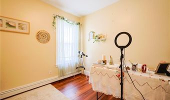 10 Walnut St, East Providence, RI 02914