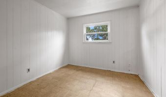 20 Sunshine Ln, Amityville, NY 11701