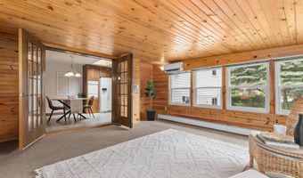 1525 E JOHN St, Appleton, WI 54915