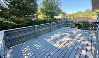 94 Conanicus Rd, Narragansett, RI 02882