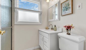 40 Icemeadow Ln, Aberdeen, NJ 07747